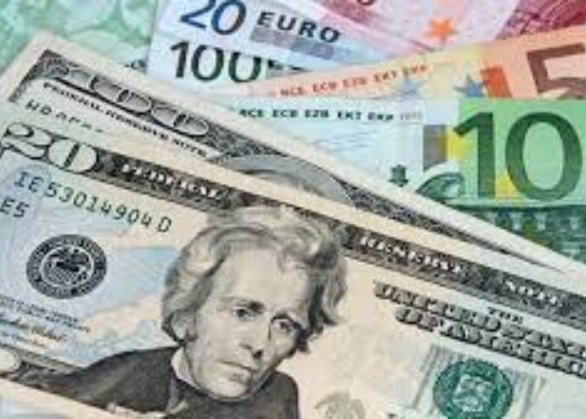 EUR/USD Stays Firm Around 1.1350, Feds and ECB Watched Closely