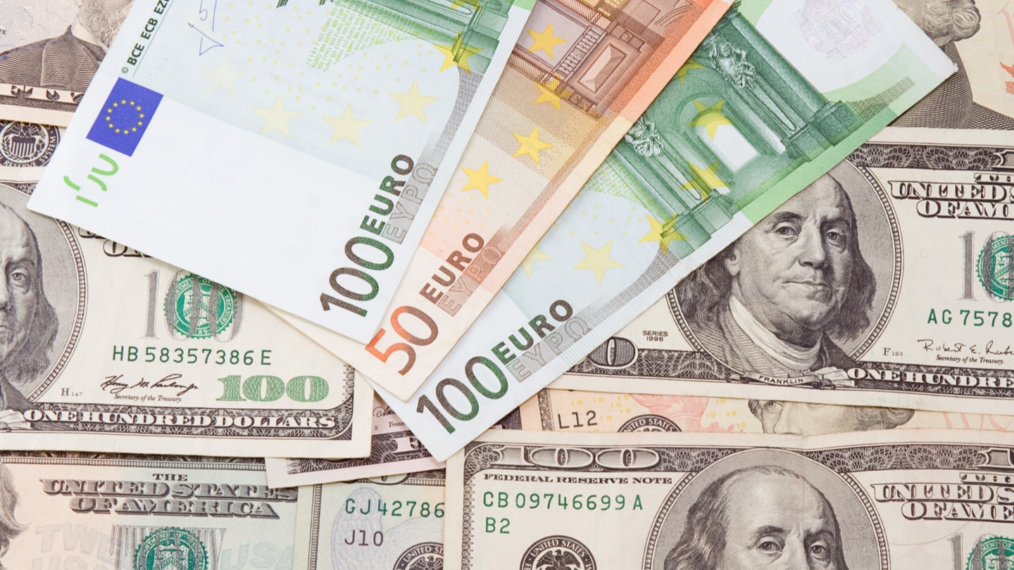 EUR/USD Remains Defensive While Challenging 1.1200